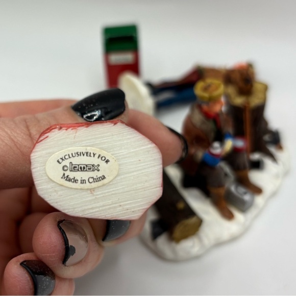 Lemax Christmas Village Figurines Lot Woodcutter Mailman Lumberjack Scene - Picture 8 of 8